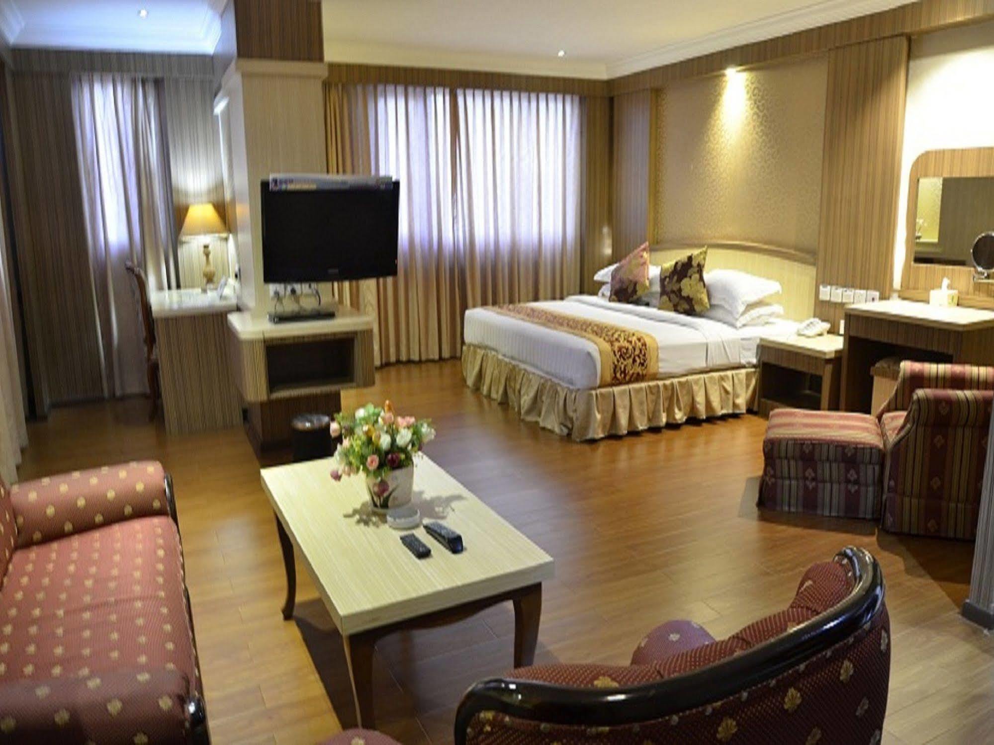 Formosa Hotel Batam Exterior foto